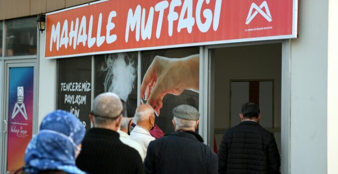 Mersin’de ‘Mahalle Mutfakları’ hafta sonunda da hizmet verecek