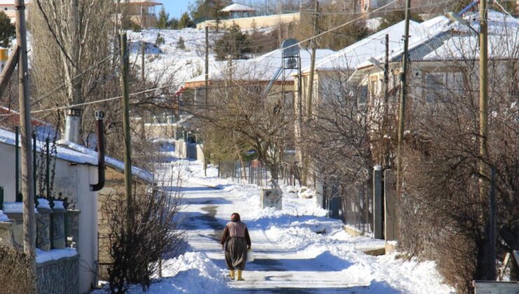 Burası ne Erzurum, ne Van…. Akdeniz kenti kara büründü
