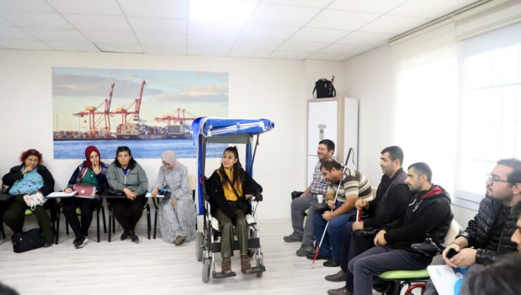 Akdeniz Belediyesinden engelli vatandaşlara iş kulübü eğitimi