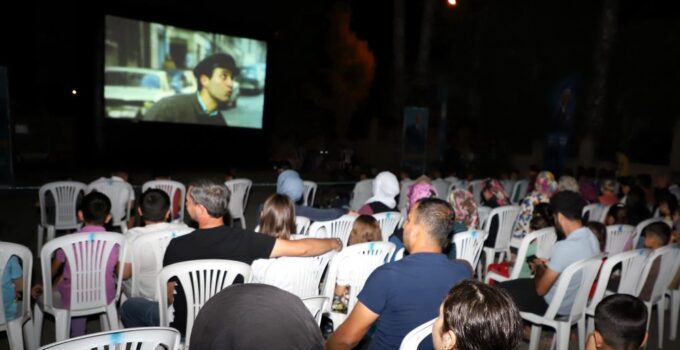 Akdenizliler açık hava sinemasıyla nostalji yaşıyor