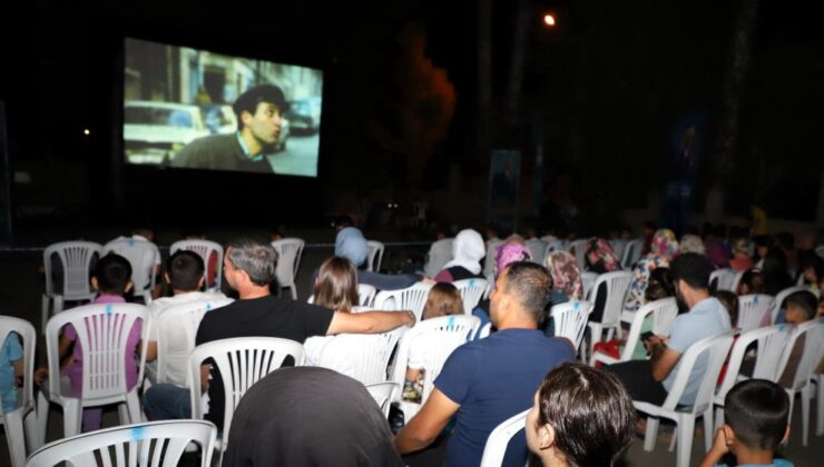 Akdenizliler açık hava sinemasıyla nostalji yaşıyor