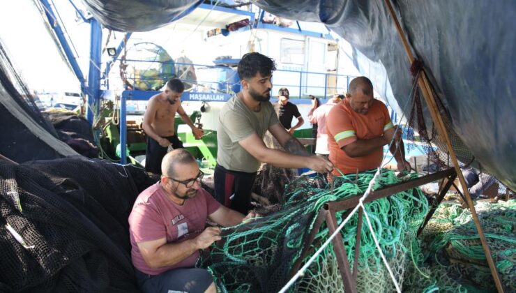 Akdenizli balıkçılar son hazırlıklarını yapıyor