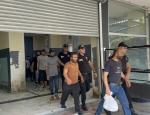 Mersin’de Avrupa’ya kaçmaya hazırlanan 31 kaçak göçmen yakalandı