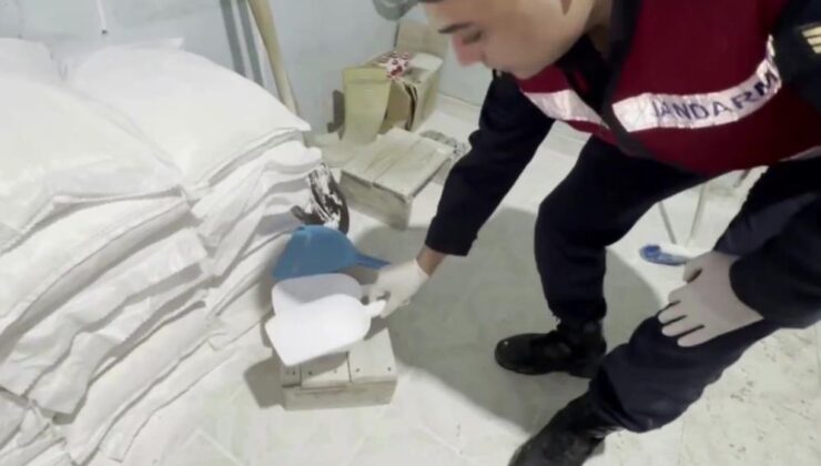 Mersin’de 13 milyonluk sahte deterjan operasyonu: 3 gözaltı